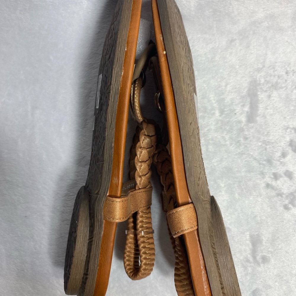 Patrizia Women’s Galdus Tan Sandals Size 9 NWOT - Picture 7 of 9